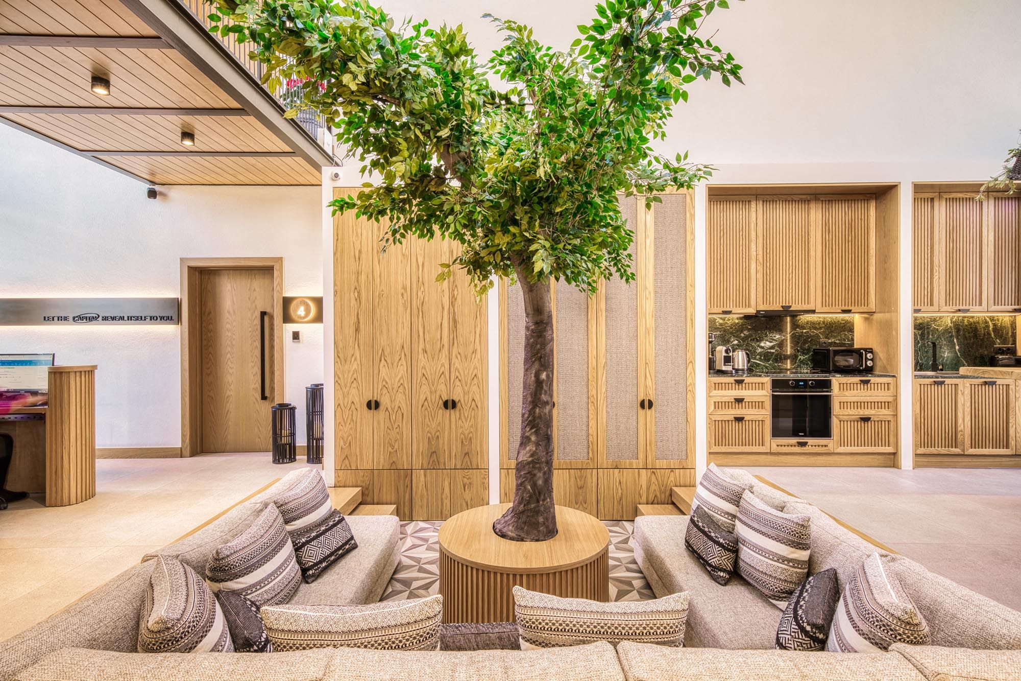 1-Capital_Suites_344.jpg