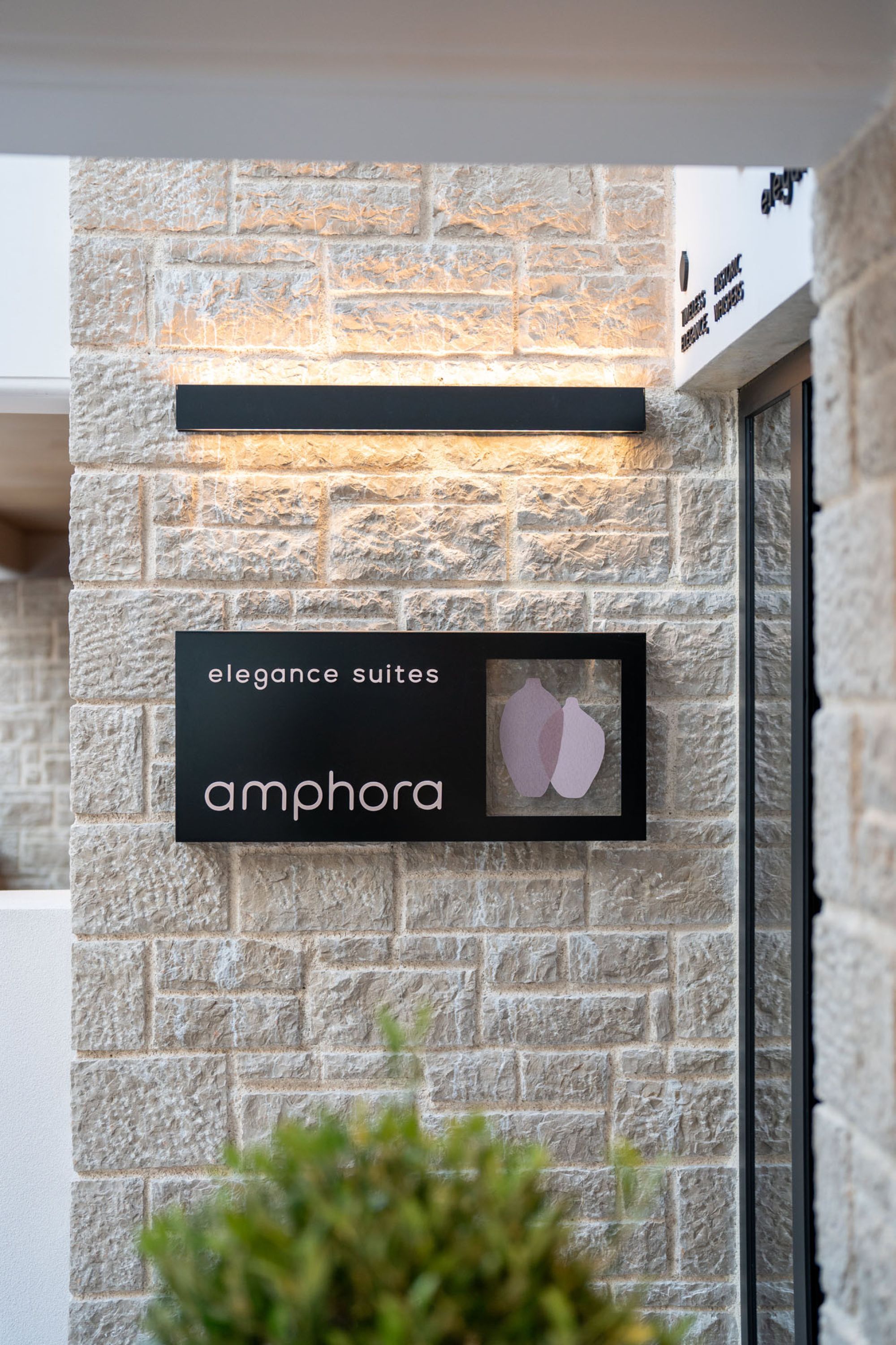 25_Amphora