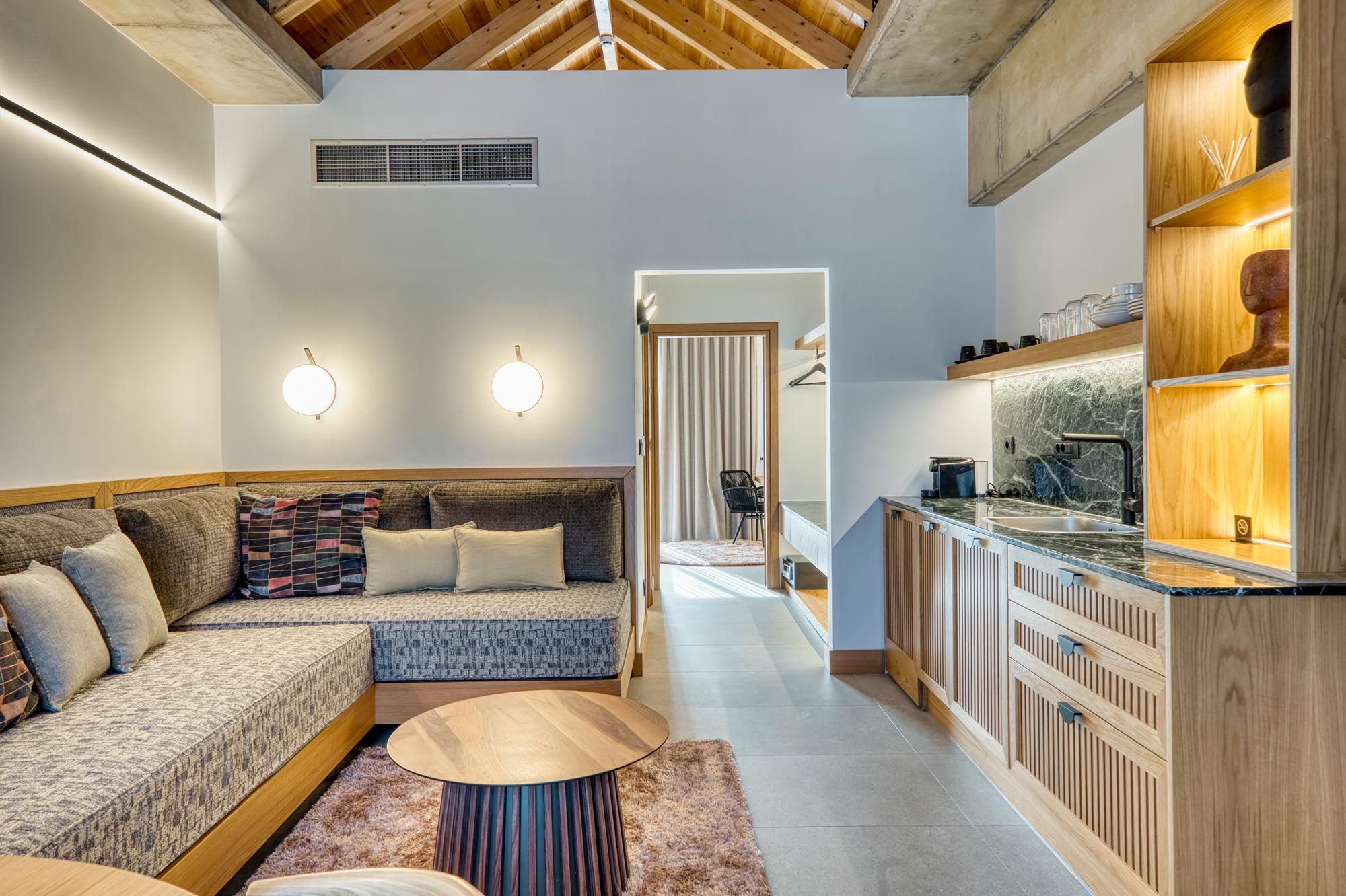 7-Capital_Suites_371.jpg